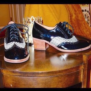 Black and white Jeffrey Campbell “Williams”